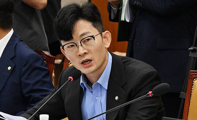 박충권 정동영 통일부장관 설전