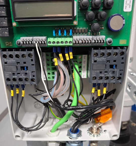 전압 측정 및 전기 점검