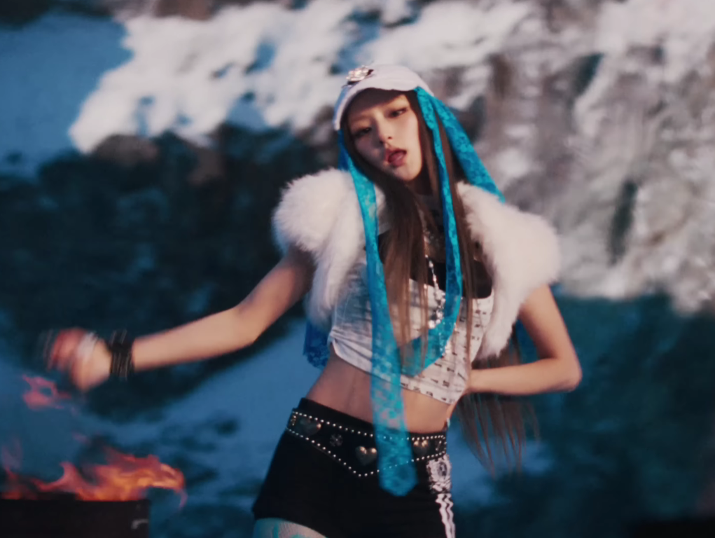 KISS OF LIFE Who is she