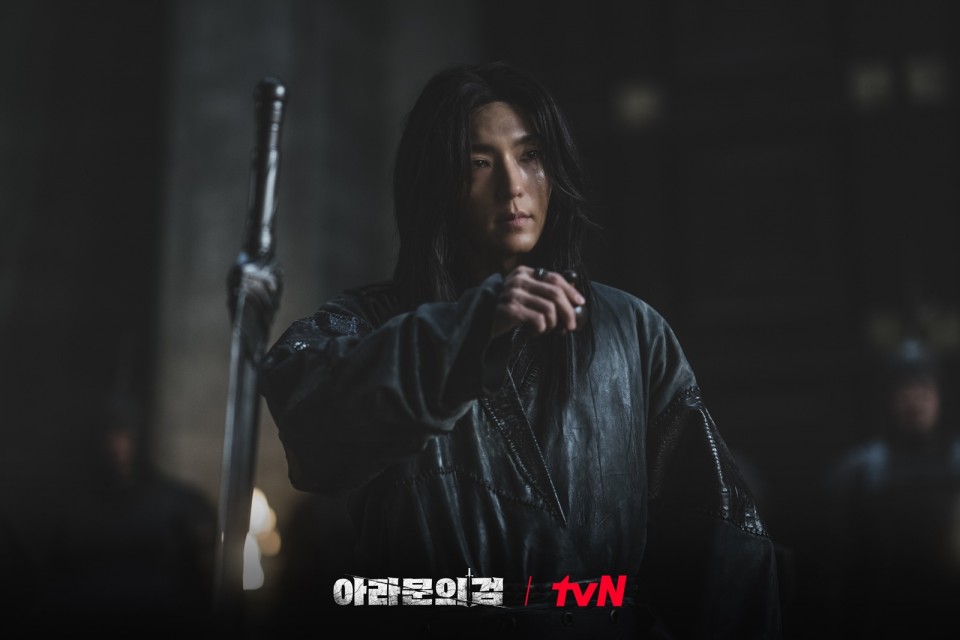 독약을 마시는 사야