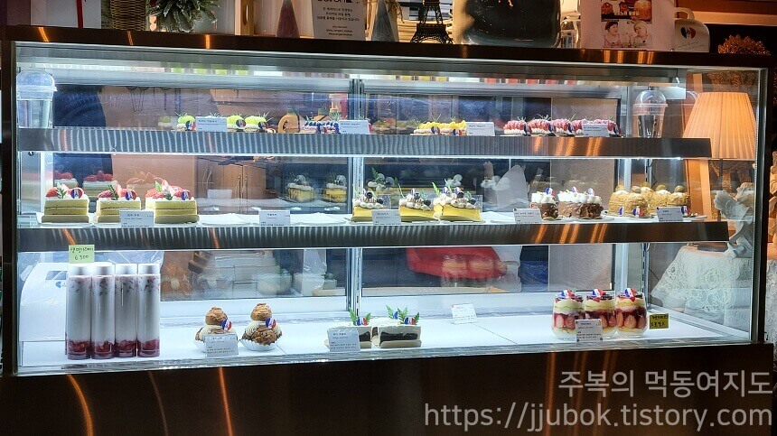 갸또드레브-디저트-쇼케이스