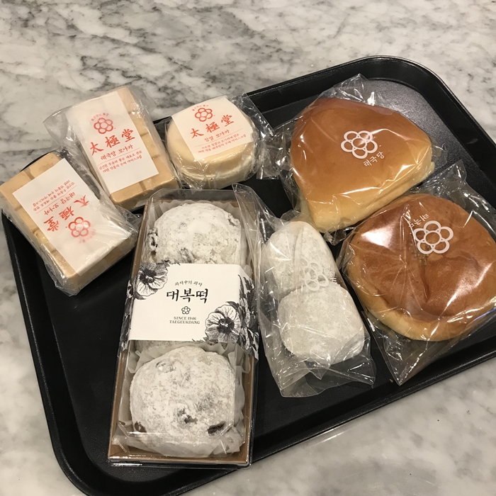 태극당 모나카 & 대복떡 & 현미팥빵 & 슈크림빵
