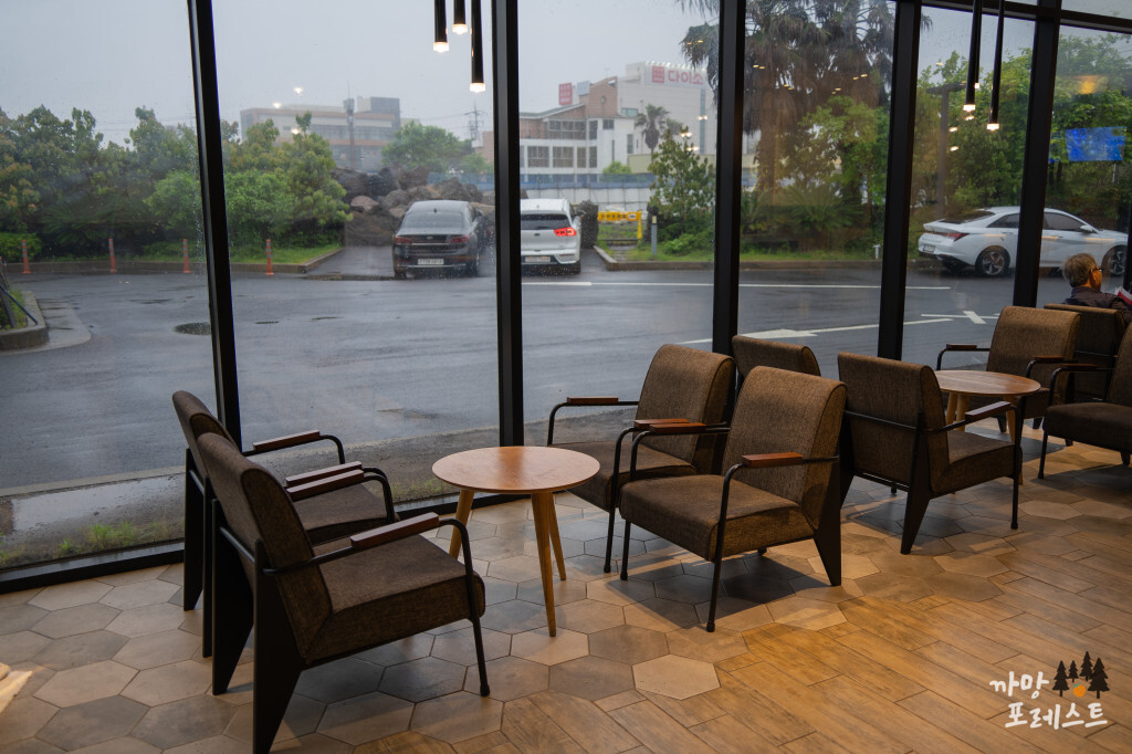 빽다방 더본호텔 공간