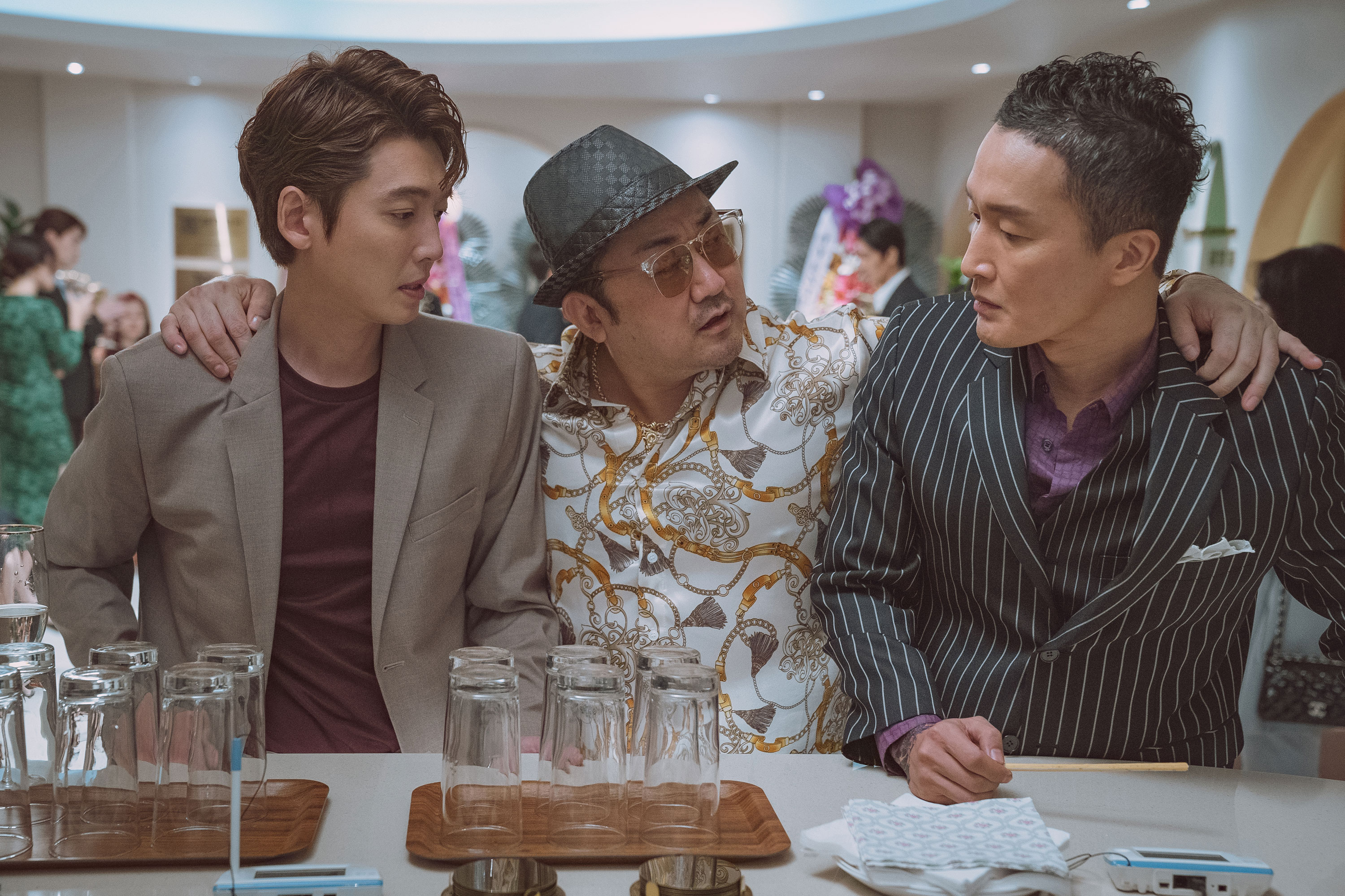 벌써 결말이 궁금한 마동석 영화 압꾸정 - 예고편, 개봉일, 출연자 정경호 오나라 최병모 오연서 - 코미디 영화, 영화줄거리, 영화예고편, 신작영화, 2022년 개봉작품