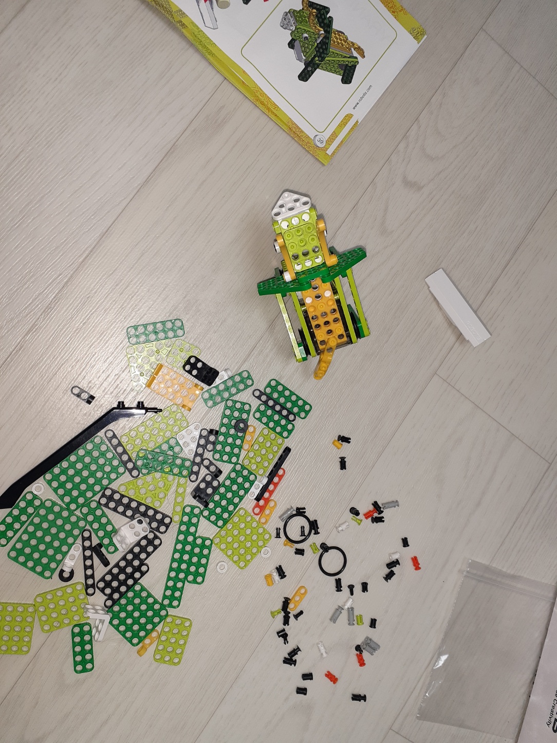 로보티즈플레이300