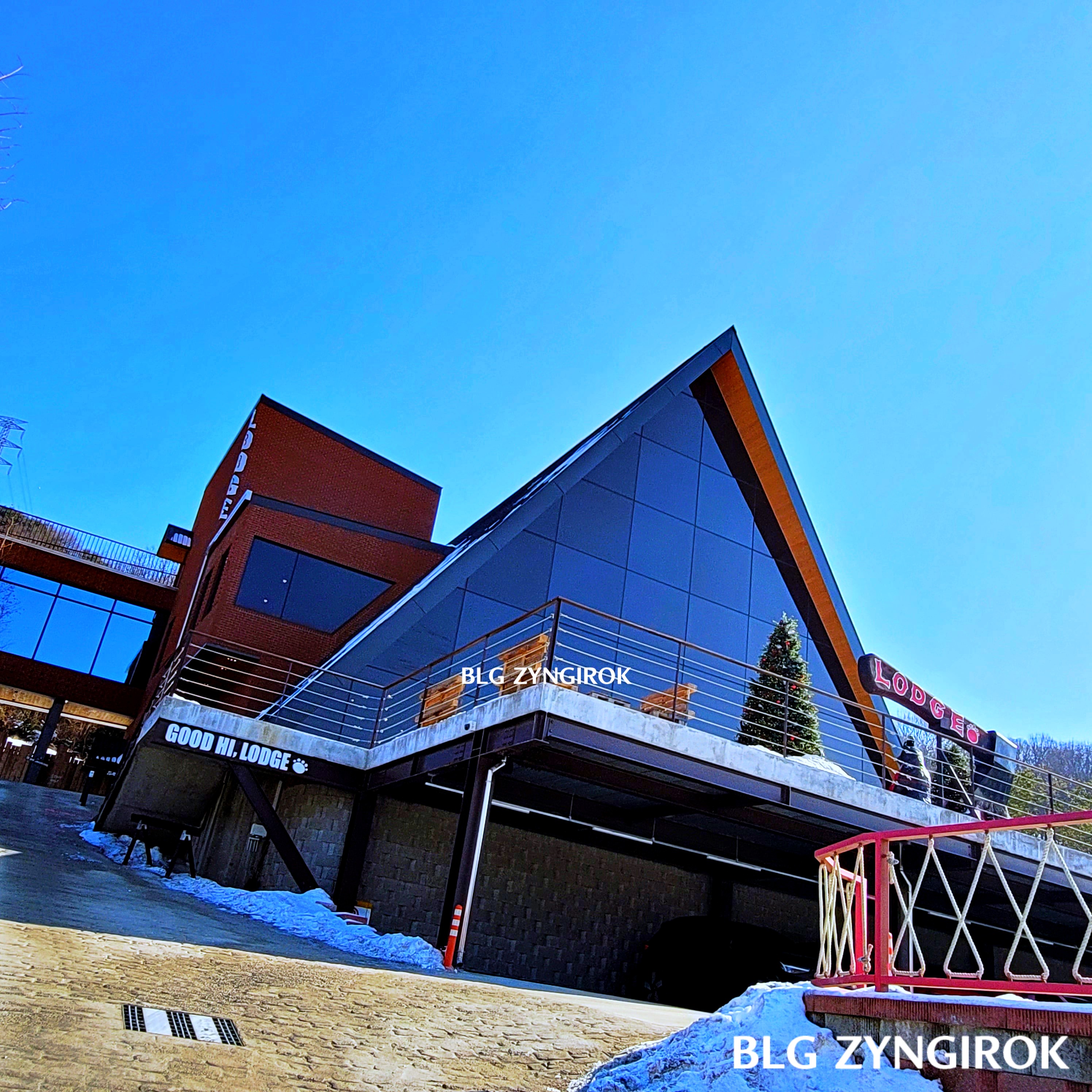 양주 카페 럿지 LODGE 외관 모습이다.