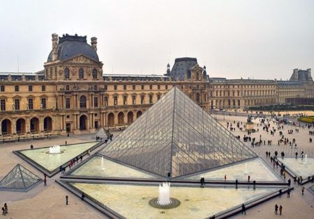 루브르 박물관 사진