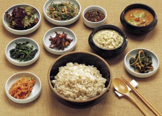 엄마손보리밥칼국수