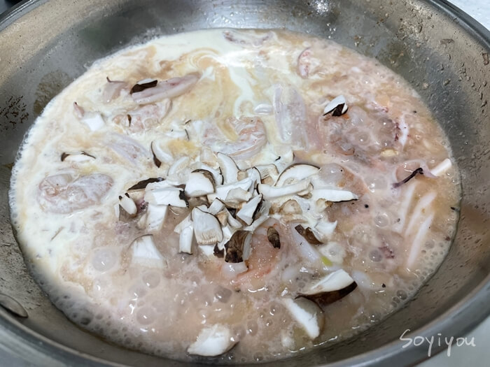 휘핑과-버섯-넣기