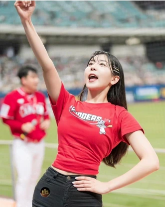 목나경 땀 겨드랑이