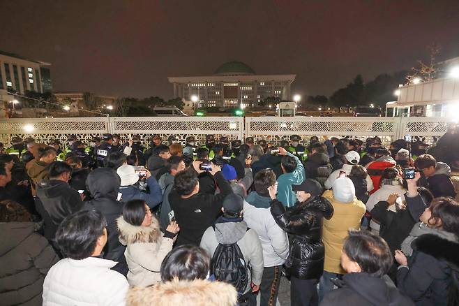 비상계엄령 뜻
