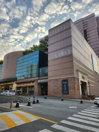 성심당 롯데대전점 케익 무너져 내린 망고시루 한 자리서 뚝딱_3