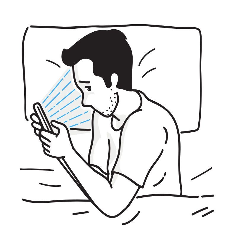 불면증으로 핸드폰을 보는 남자 이미지