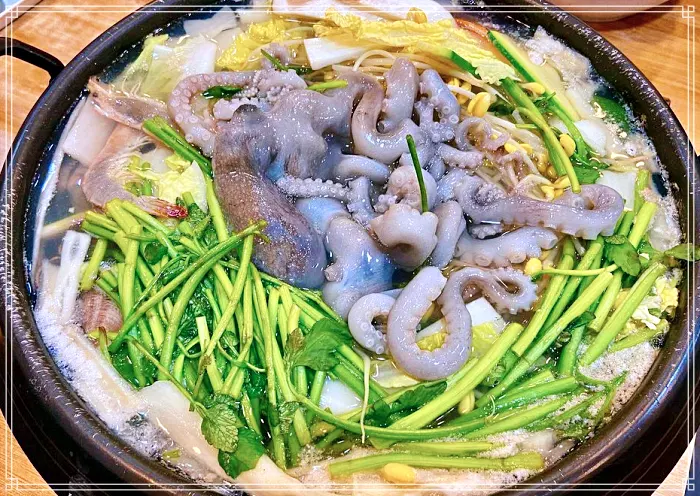 화성 백미리 마을, 궁평 유원지, 솔밭 맛집 직접 잡은 뻘낙지, 낙지볶음