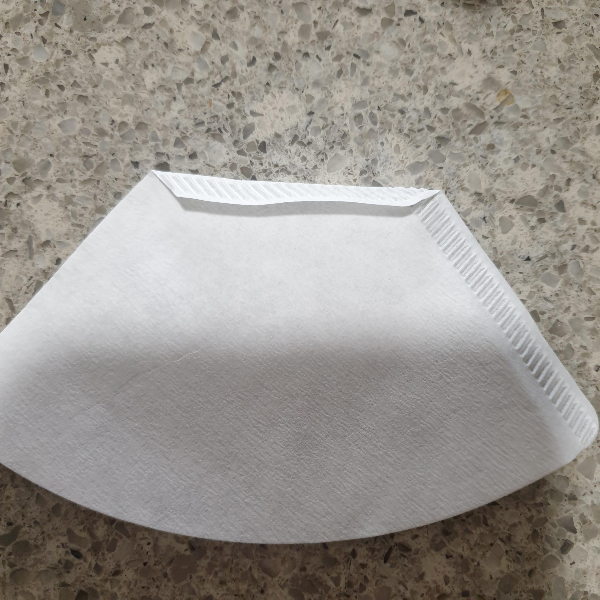 칼리타 드리퍼를 사용한 커피 추출 레시피 with 다이소 드립포트_필터 아랫 부분 접기