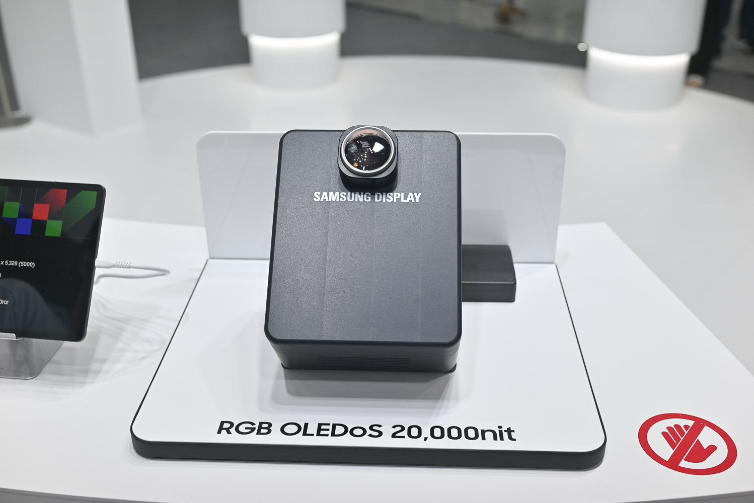 삼성 디스플레이는 RGB OLEDoS