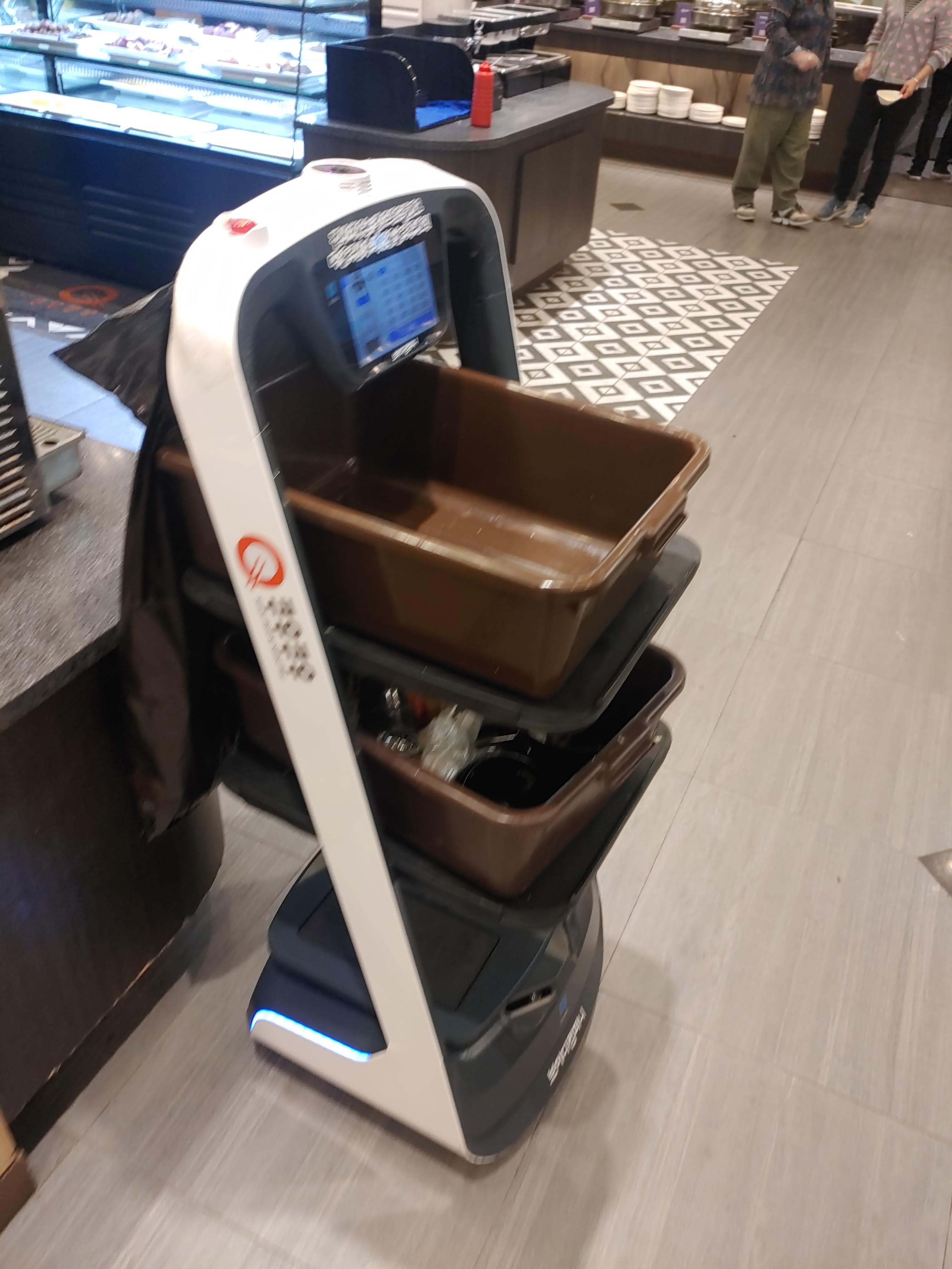 부평시장역 쿠우쿠우 로봇