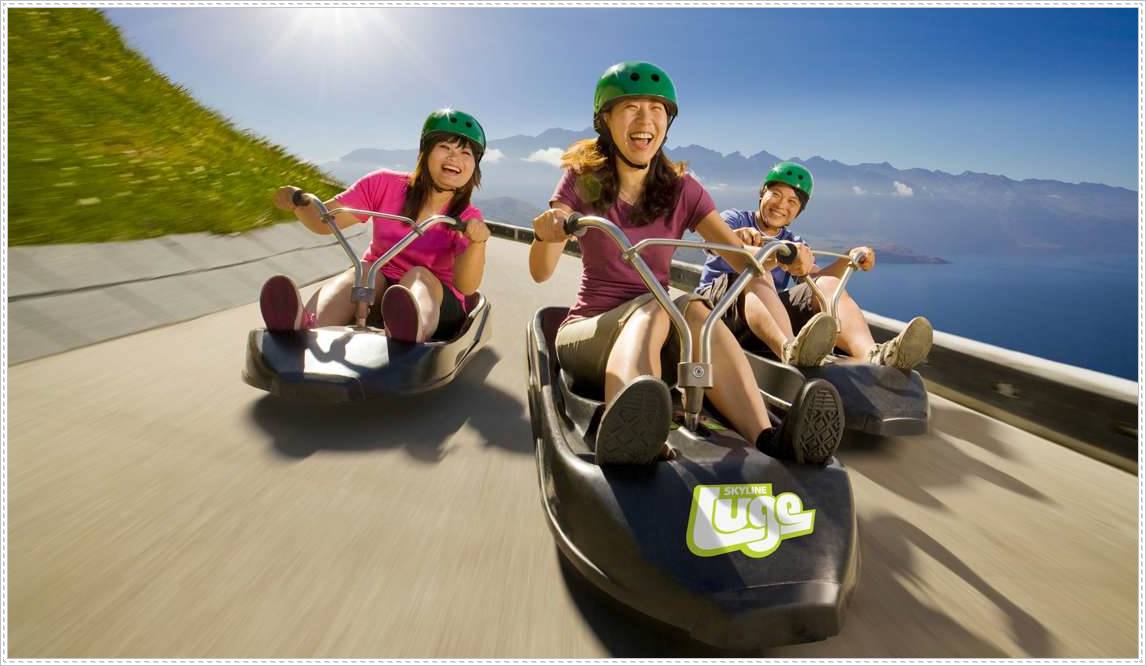 스카이라인 루지 탑승한 관광객의 즐거운 모습