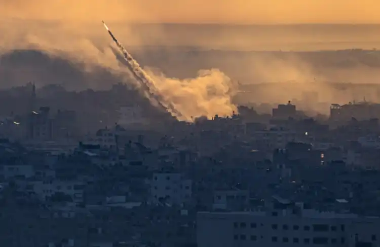 가자지구에서-발사되는-로켓포