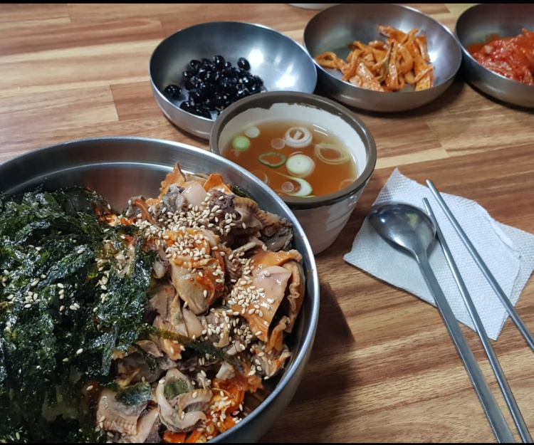 바다 향 듬뿍! 초저가 피조개 비빔밥, 꼬막 된장찌개, 피조개 파전 중랑구 중랑역 맛집 추천 생방송투데이 리얼맛집 오늘방송 맛있고 싸다고