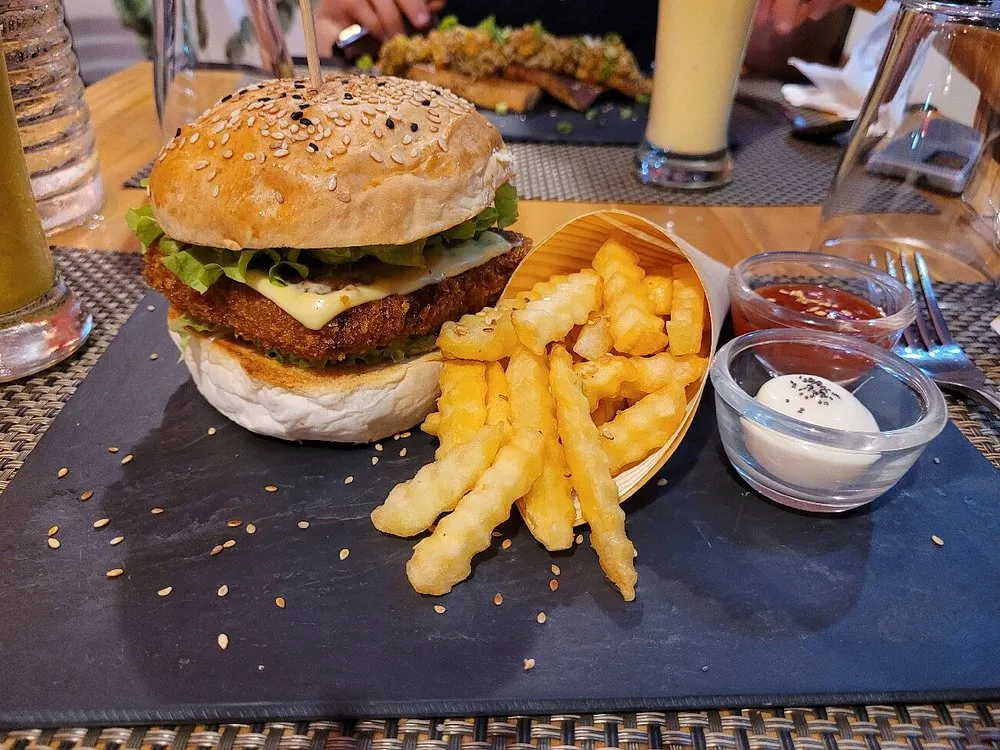 보홀 알로나 비치 맛집 이미지