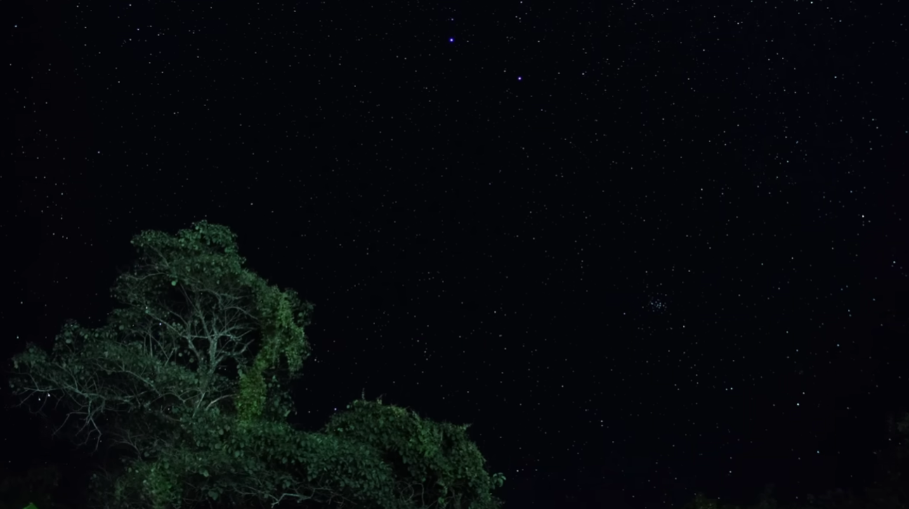 보이지 않는 우주를 생각하다: 흑색왜성과 은하의 회전이 남기는 질문