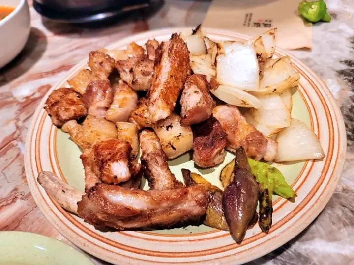 토요일은 밥이 좋아 토밥 국내산 제주 흑돼지 양념 갈비&#44; 순 메밀 평양 냉면&#44; 물냉면&#44; 비빔냉면 강남 삼성동 김종민 박명수 노사연 찐 단골 맛집 추천 토밥즈 방송정보