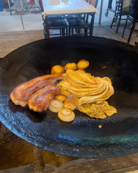 생생정보 대결 맛 대 맛 솥뚜껑 닭볶음탕 vs 솥뚜껑 삼겹살