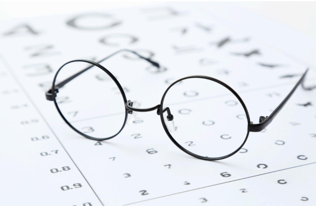 나도 안경 벗을 수 있을까? 시력 개선 운동의 진실