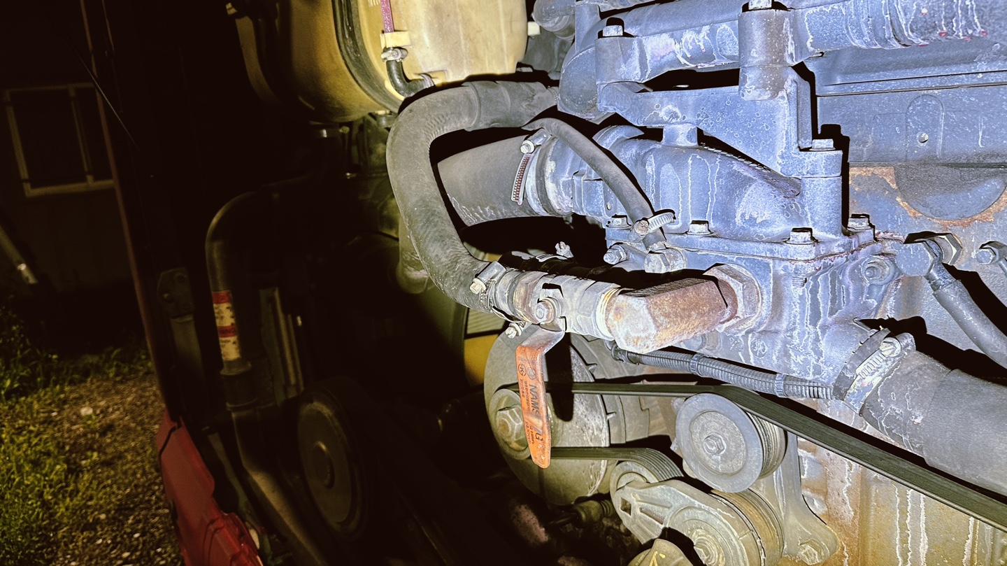 냉각수가 누수되다.