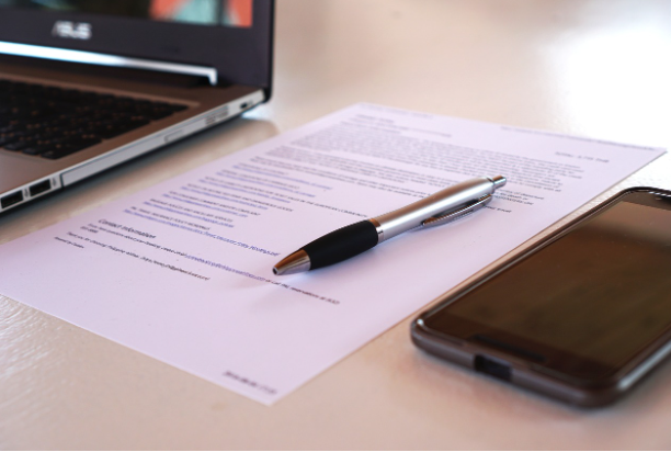 디지털 노마드를 위한 필수 도구와 앱 (2025년 최신 가이드)