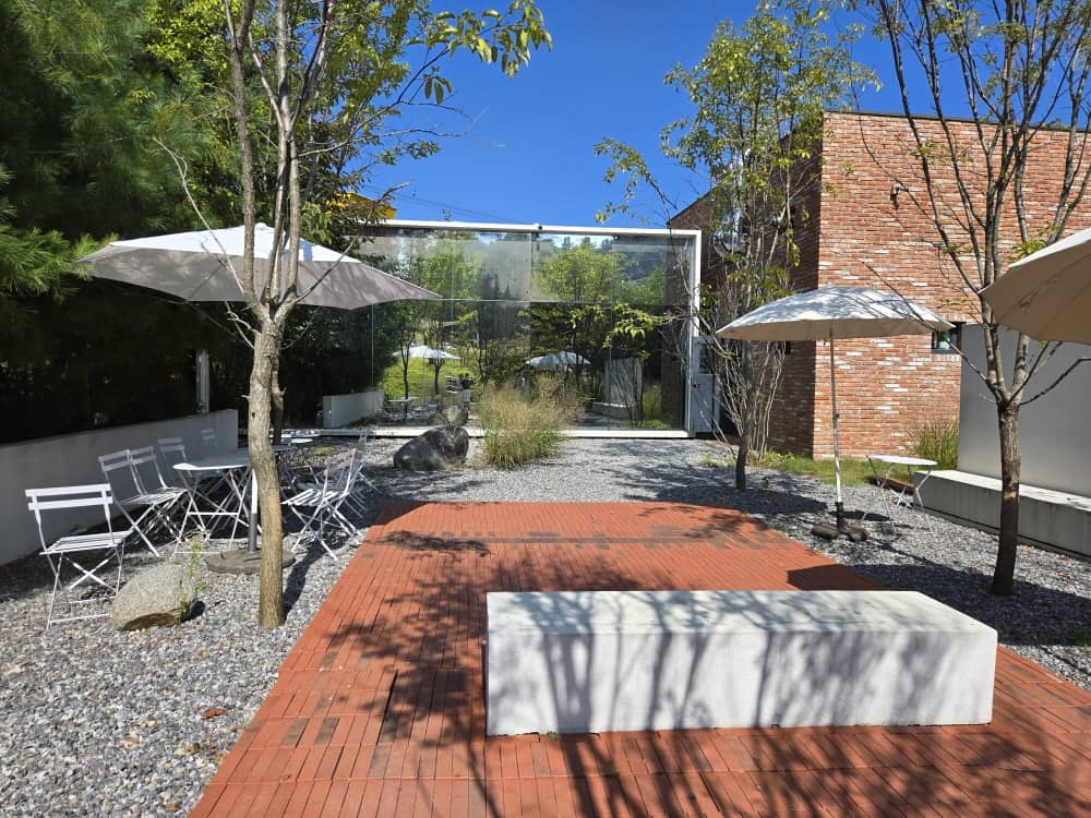 가평 나무아래오후