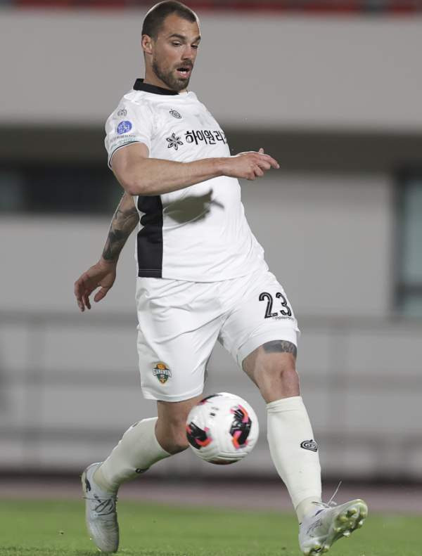 강투지 2경기 출장정지 사후 징계 확정: FC 서울전 결장과 강원 FC 수비 비상 대응 전략 분석