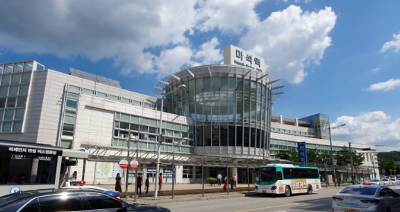 마석역-정문-전경2