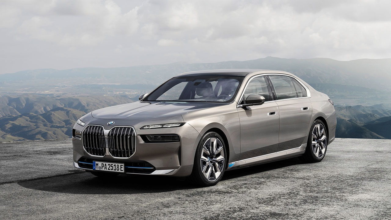 BMW 3부작 : (1부) 하늘에서 도로로