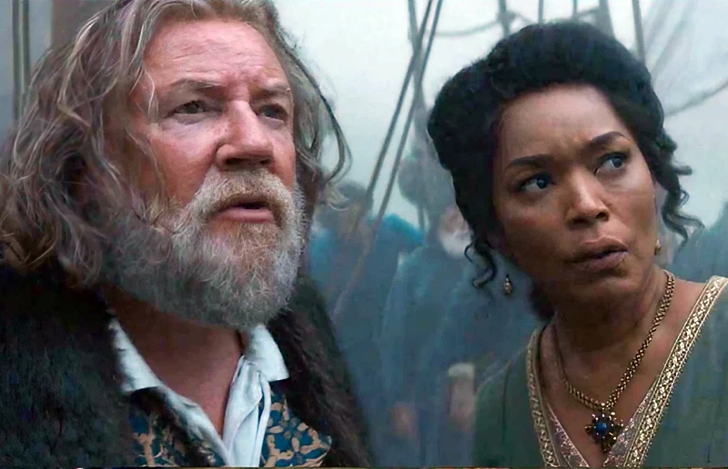 넷플릭스 댐즐에서 왕의 역을 연기하는 배우 레이 윈스턴