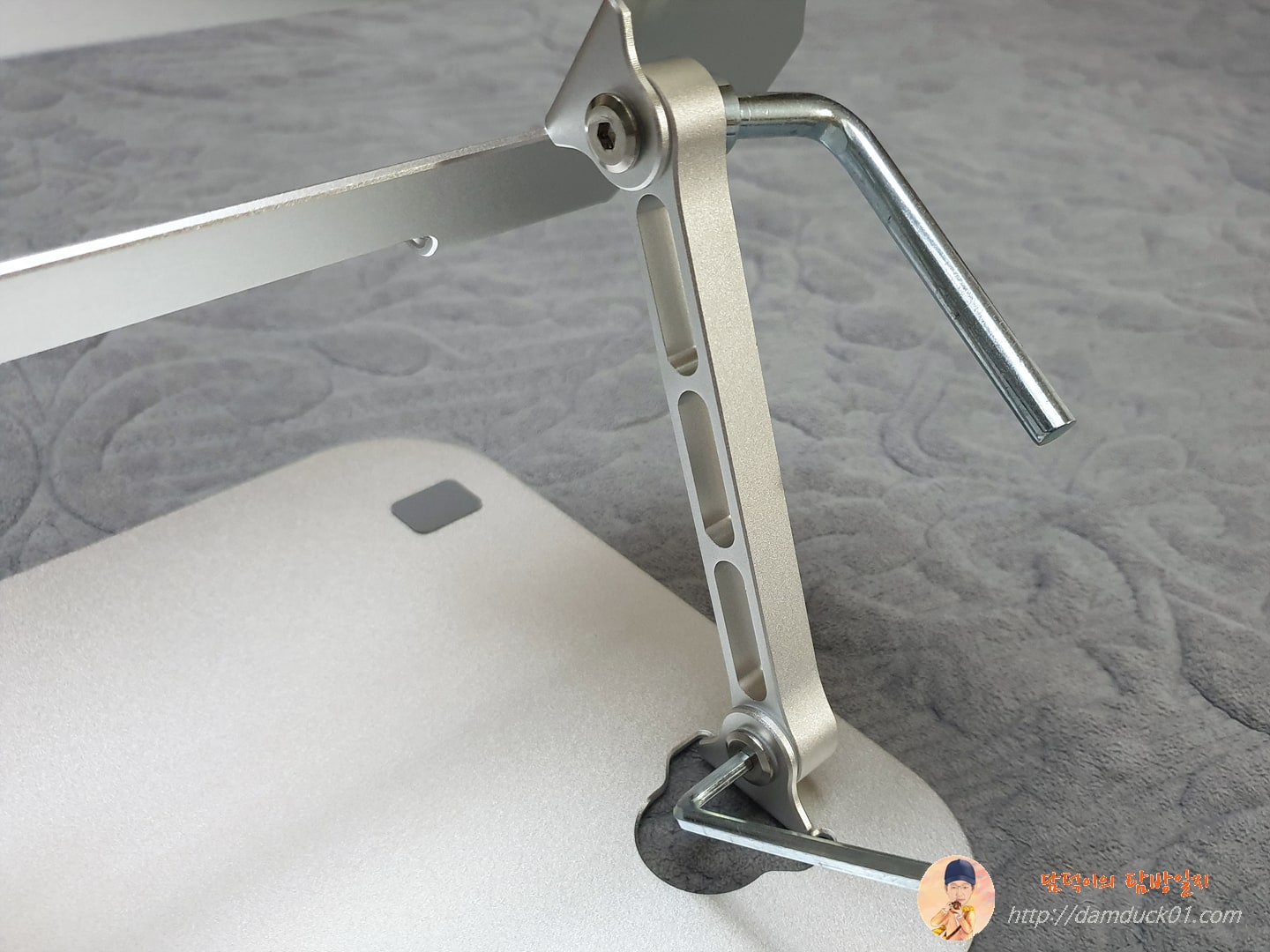 육각렌치를 이용한 압력 조절 가능