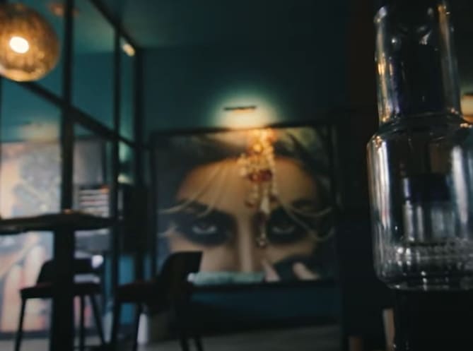 네덜란드 커피숍은 커피 먹는데가 아니라고? VIDEO: Amsterdam Coffeeshop Visits for Tourists