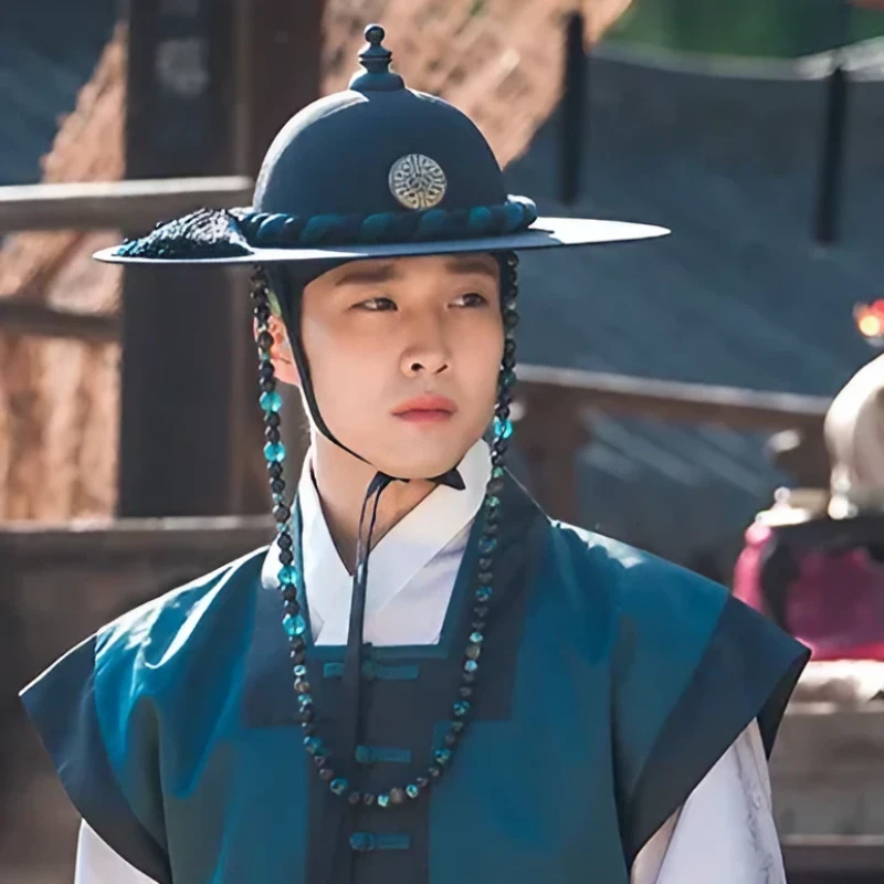 밤에 피는 꽃에서 금위영 종사관 복장을 한 박수호를 맡은 이종원