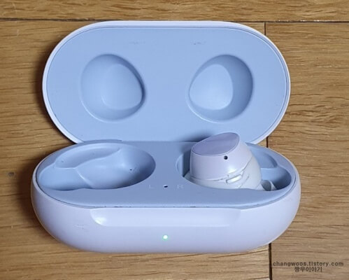 갤럭시-버즈-한쪽만-충전