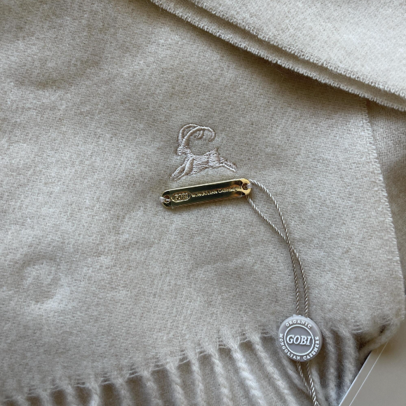 여자-캐시미어목도리