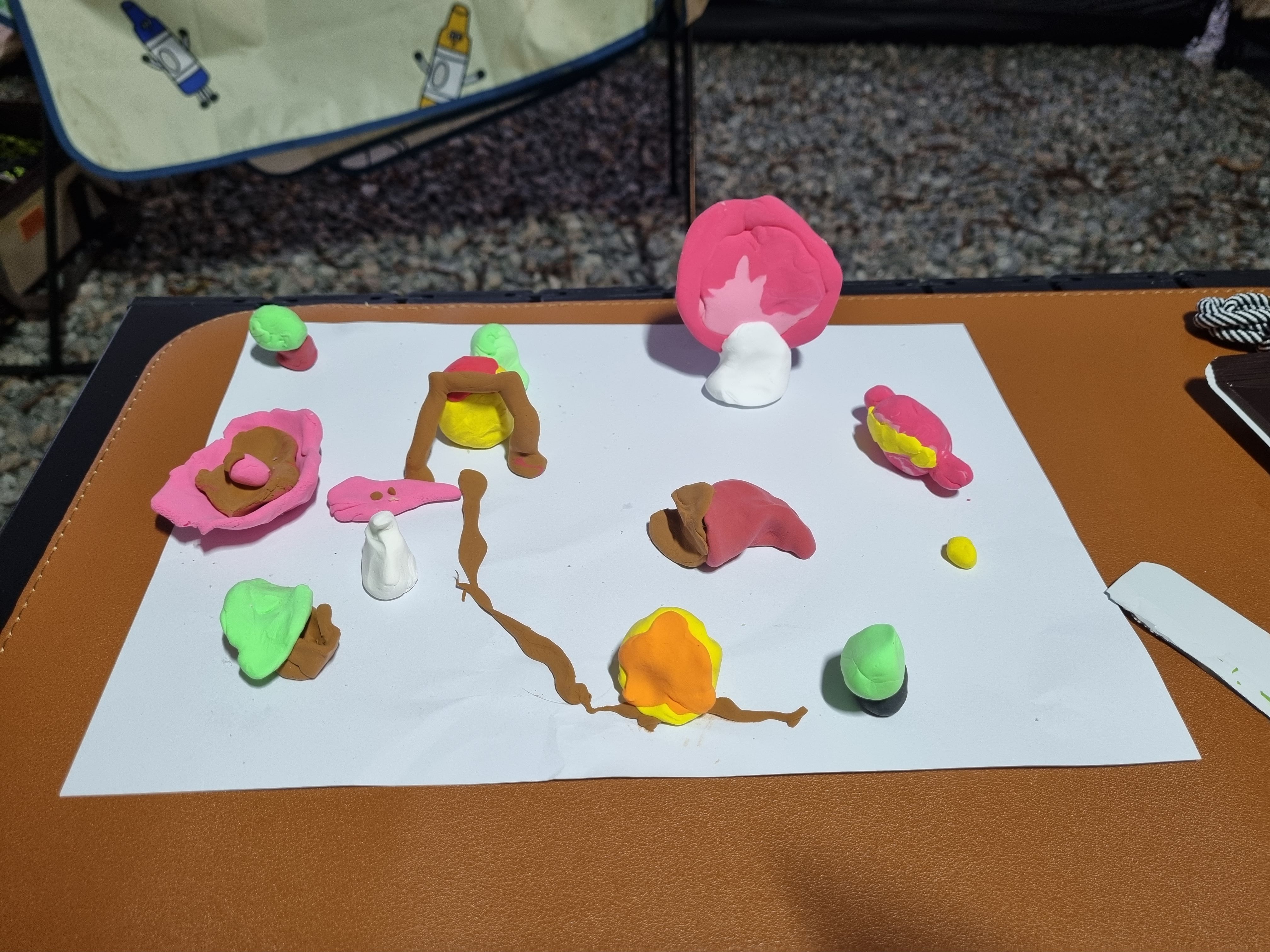 클레이로 캠핑장 꾸미기