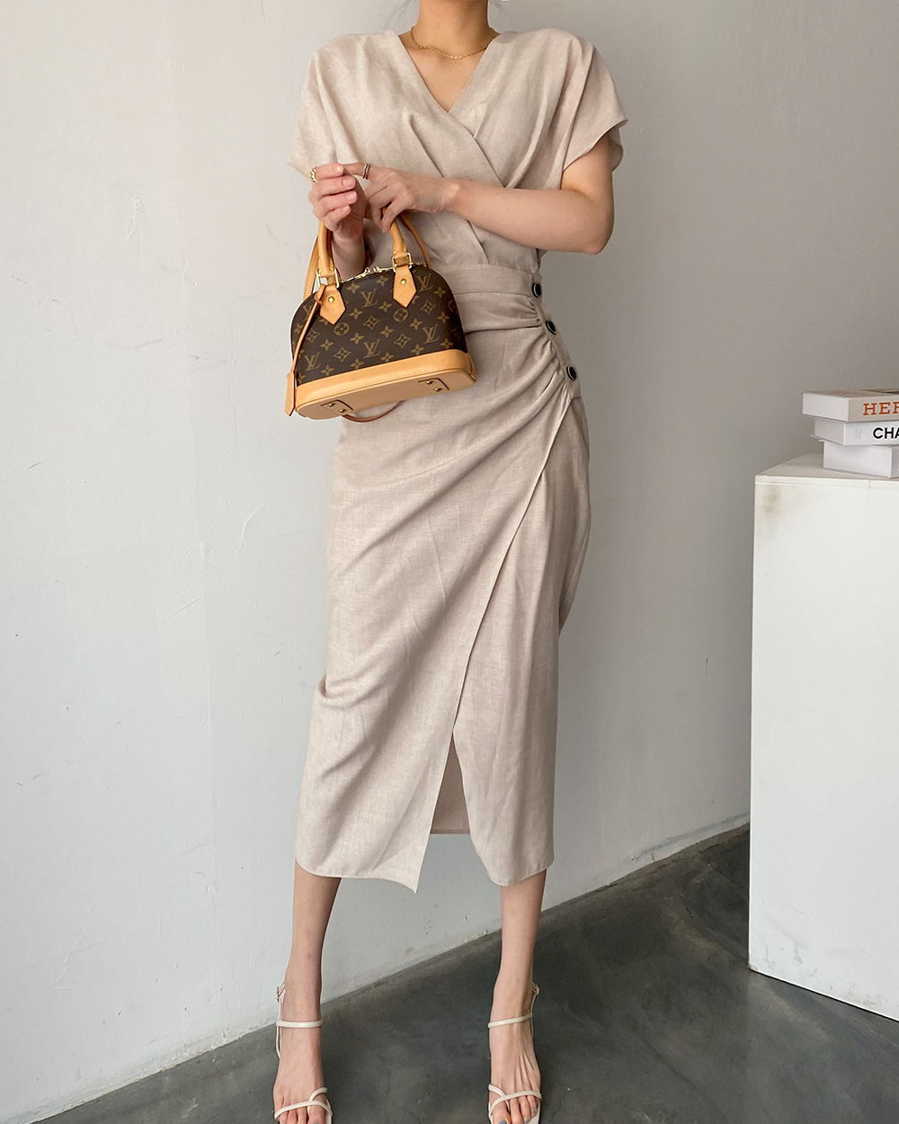 린넨 브이넥 셔링 트임 랩 롱 하객 원피스