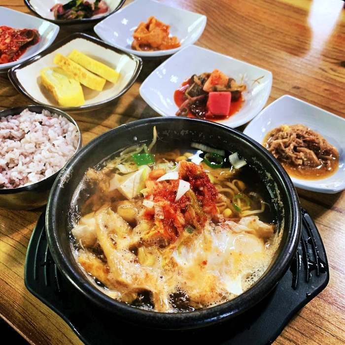 생방송투데이 강남 신사 서울 최고의 콩나물국밥 맛집