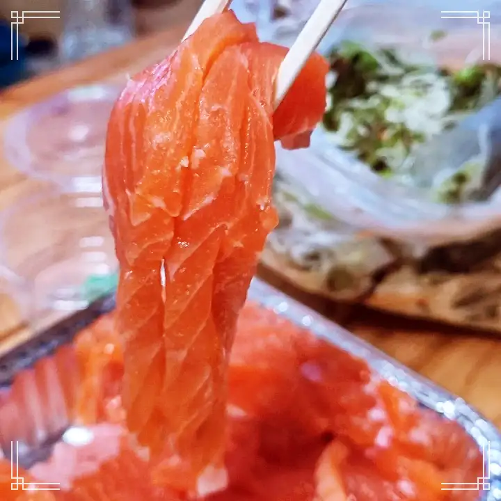 청정 자연 용천수로 키워낸 송어 이 맛에 살지 송어회 송어튀김 매운탕 문경 맛집 추천