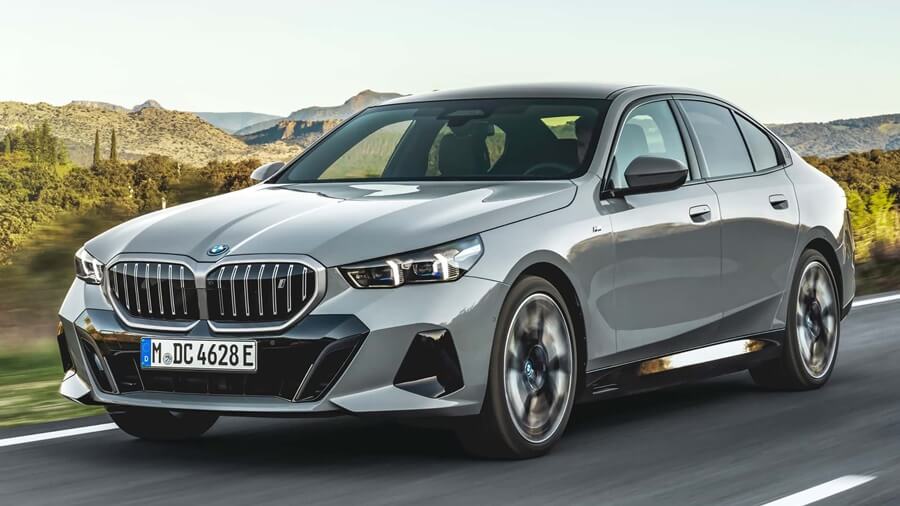 bmw 5 시리즈 주행 장면 2