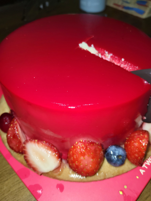 투썸플레이스 윈터스트로우베리무스케이크