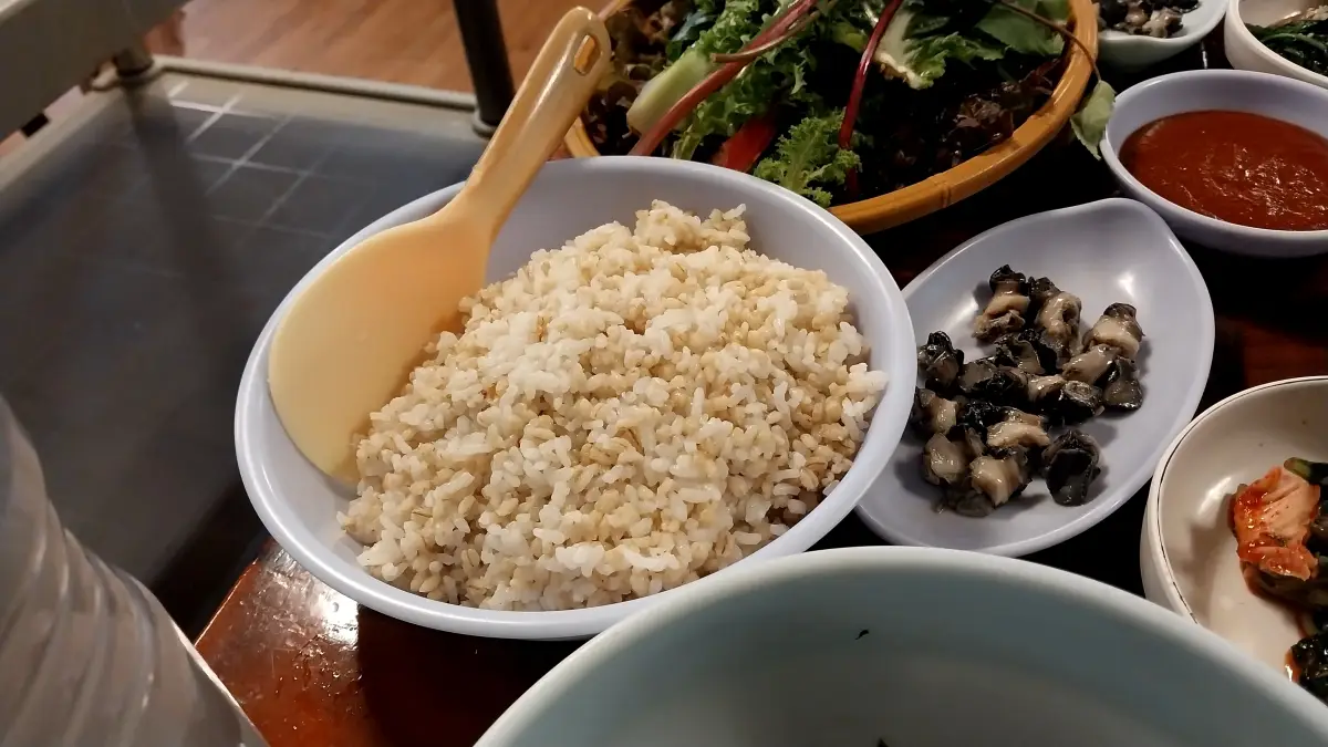 가평맛집-우렁쌈밥집-푸짐한-보리밥