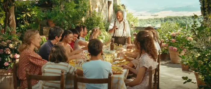 밝은 로맨틱 영화답게 뽀샤시한 화면 (영화 '레터스 투 줄리엣')