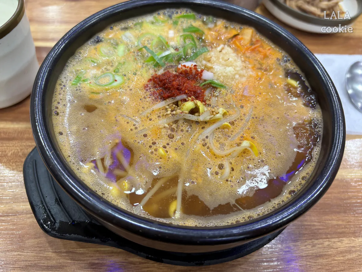 창원-마산회원구-콩남울교실-콩나물국밥-뚝배기-얼큰한-맛